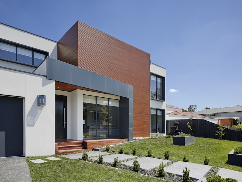 Aspen Mountain Retreat — A 3,800 sq ft timber-and-stone home designed to nestle into its steep site with minimal grading and maximum views of the Elk Mountains